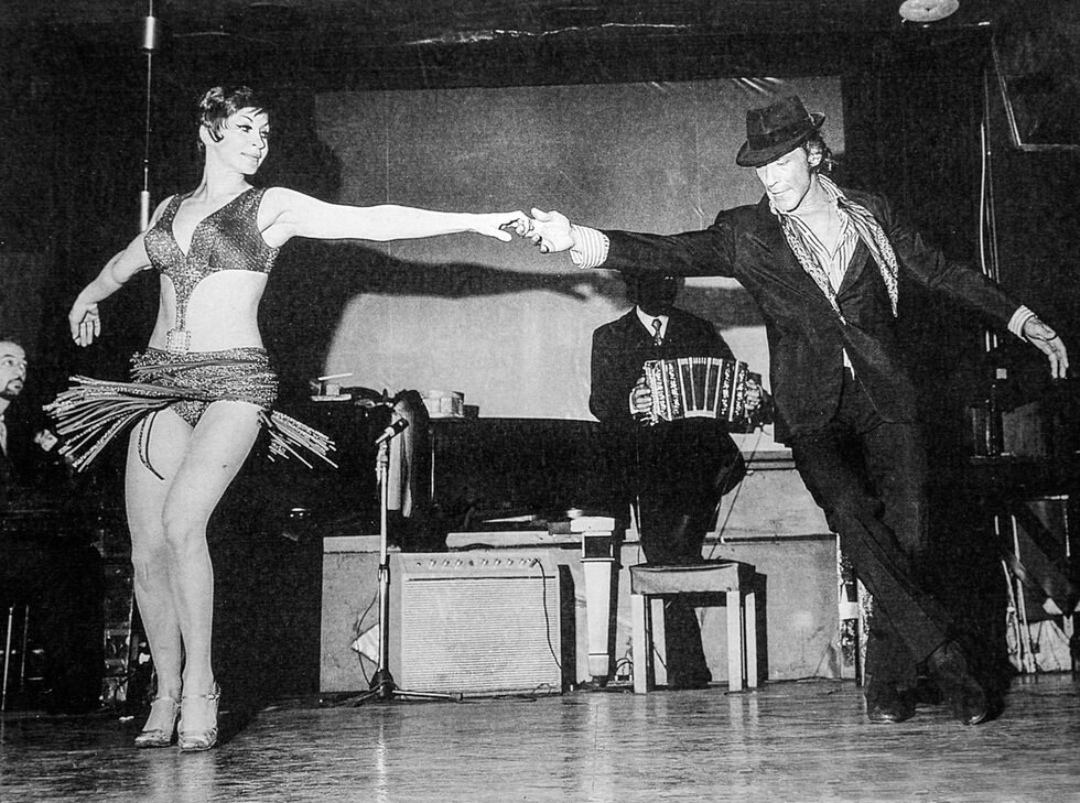 Maria Nieves y Juan Carlos Cobes dancing tango